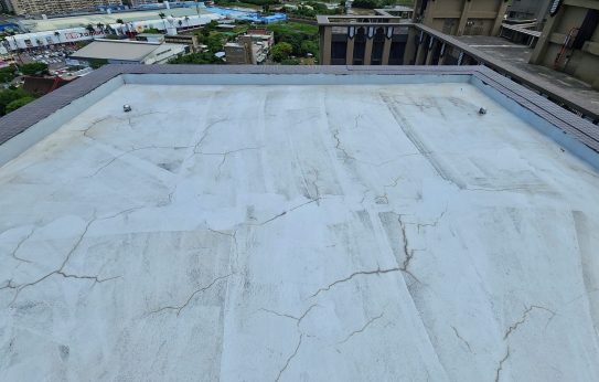 辰子名防水,社區電梯屋突防水工程實績,施工前。 辰子名防水,社區電梯屋突防水工程實績,施工前。